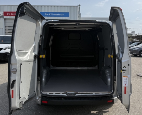 Ford Transit L1H1 Kleintransporter mieten